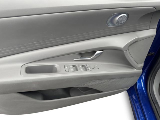 Used 2023 Hyundai Elantra SEL image 12