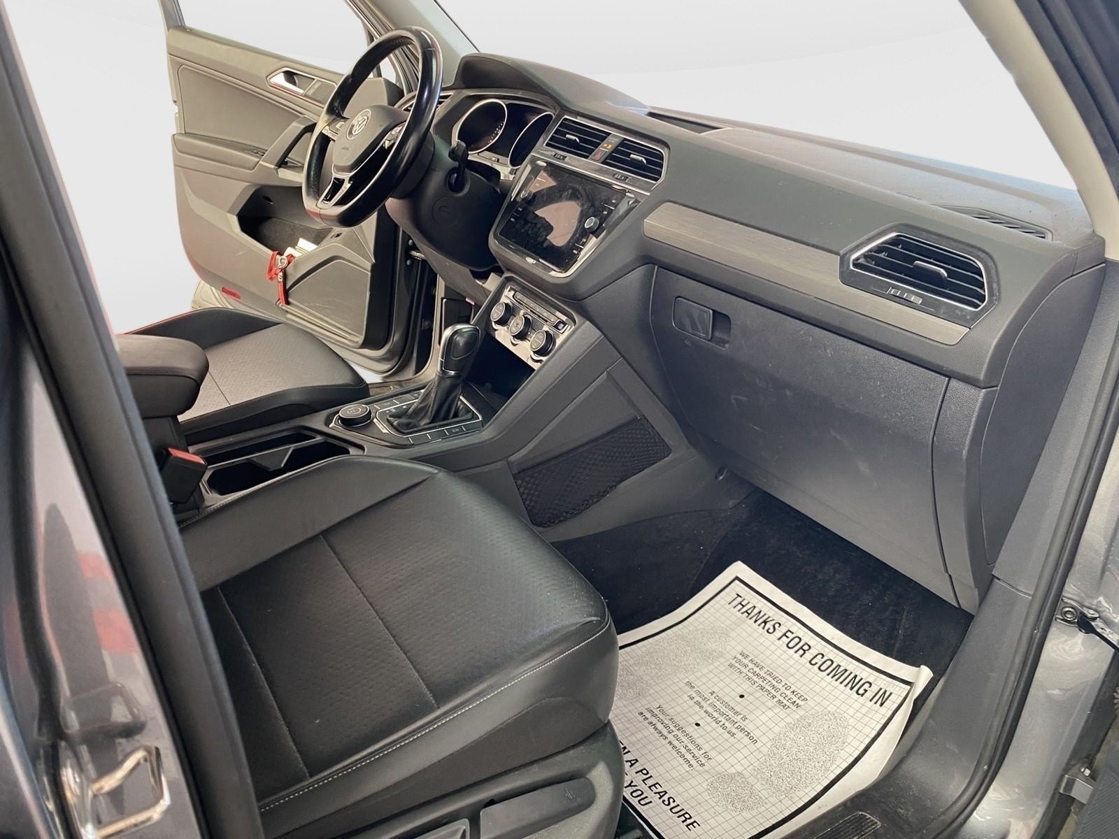 Used 2018 Volkswagen Tiguan SEL AWD/4WD image 7