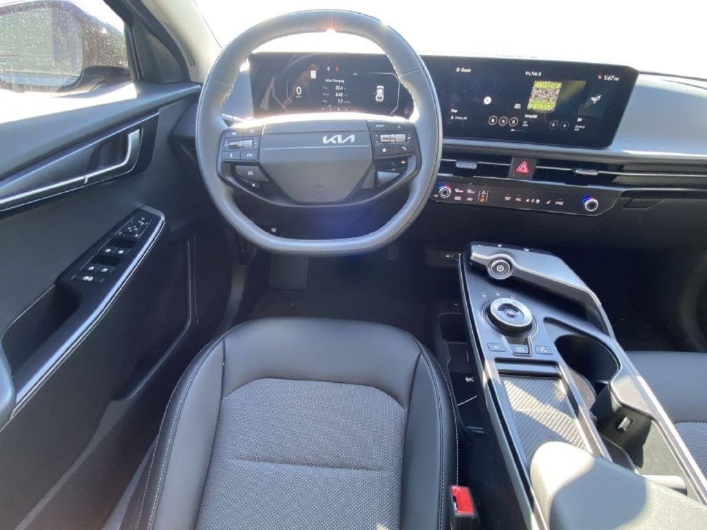 New 2025 Kia EV6 Light w/ Light LR Technology Package RWD image 10