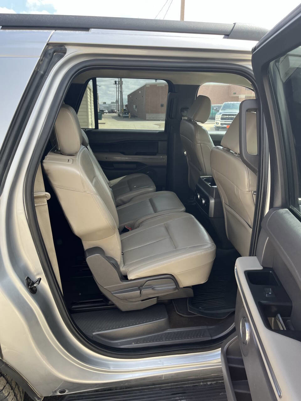 Used 2021 Ford Expedition Max XLT image 10