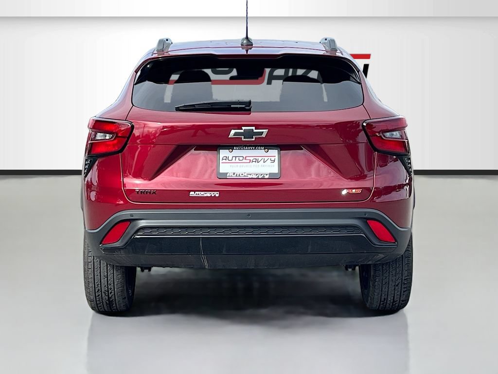 Used 2024 Chevrolet Trax RS w/ Driver Confidence Package FWD image 6