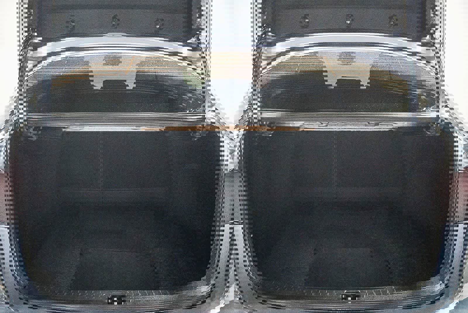 Certified 2025 Toyota Corolla SE w/ SE Premium Package FWD image 29