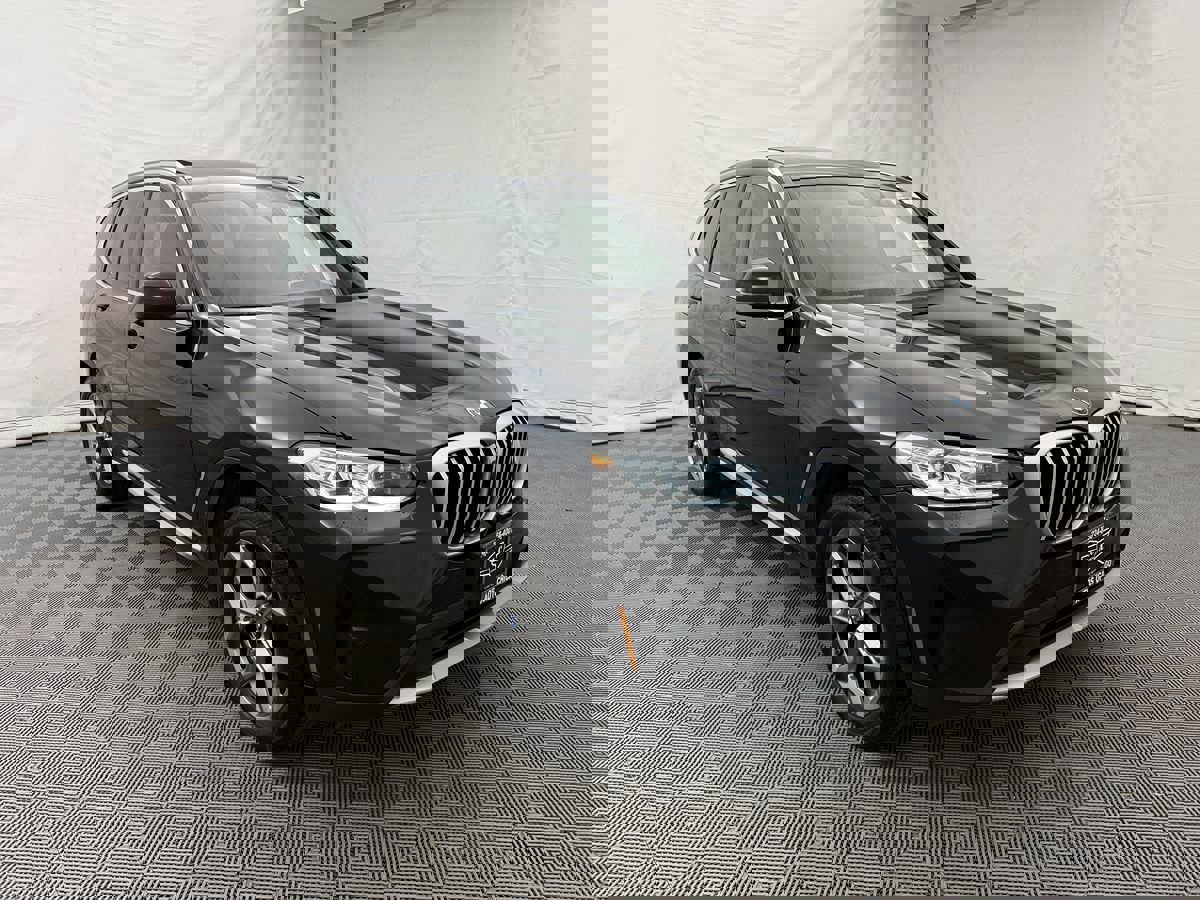 Used 2024 BMW X3 xDrive30i image 4