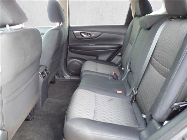 Used 2019 Nissan Rogue SV image 10