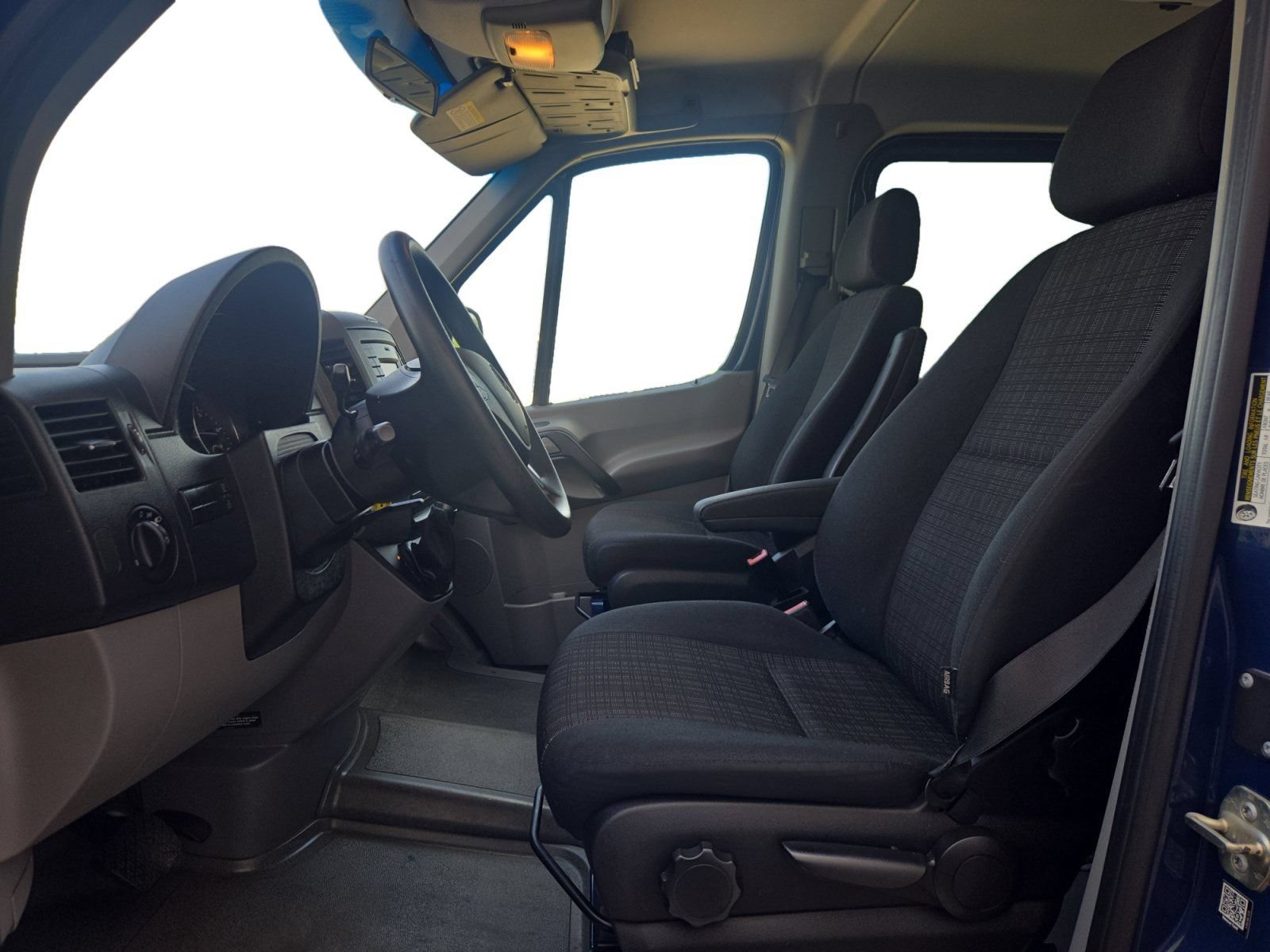 Used 2016 Mercedes-Benz Sprinter 2500 image 12