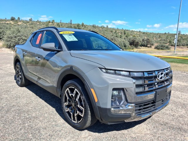 Used 2025 Hyundai Santa Cruz Limited AWD/4WD image 2