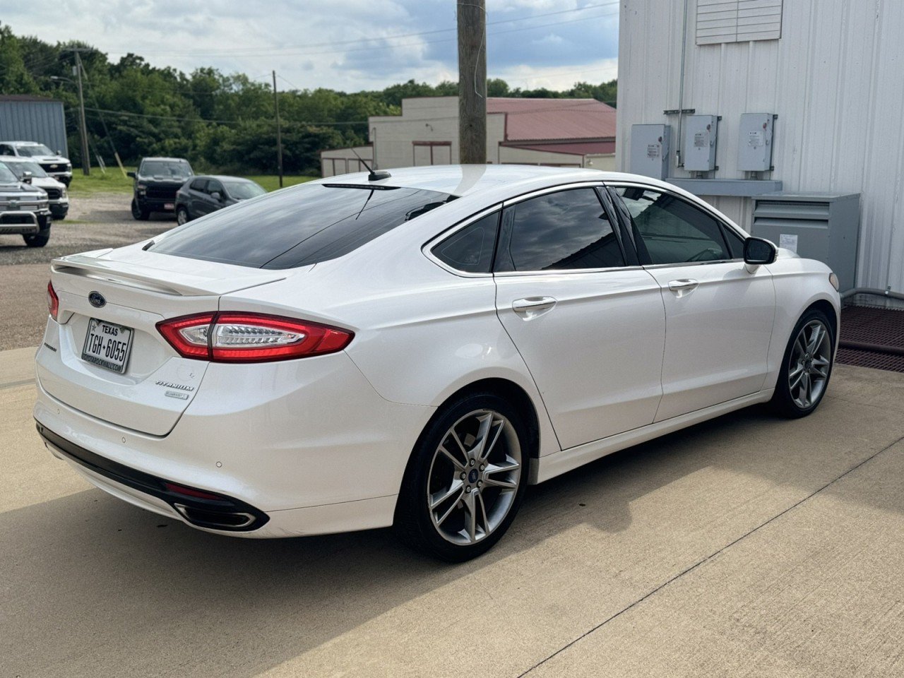 Used 2015 Ford Fusion Titanium FWD image 4