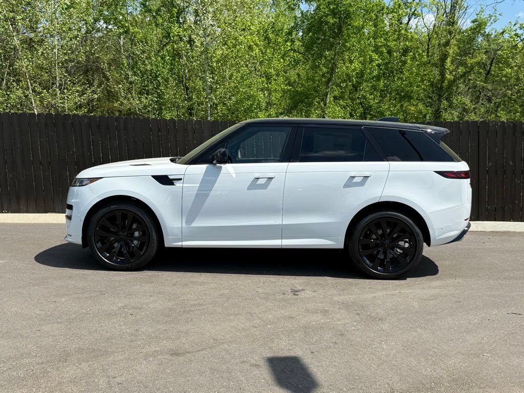 New 2026 Land Rover Range Rover Sport Dynamic SE AWD/4WD image 2