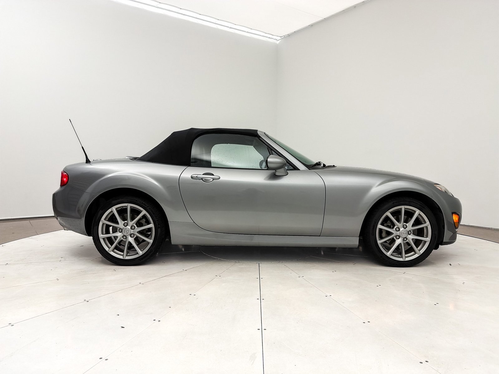 Used 2011 MAZDA MX-5 Miata Grand Touring w/ Premium Pkg image 25