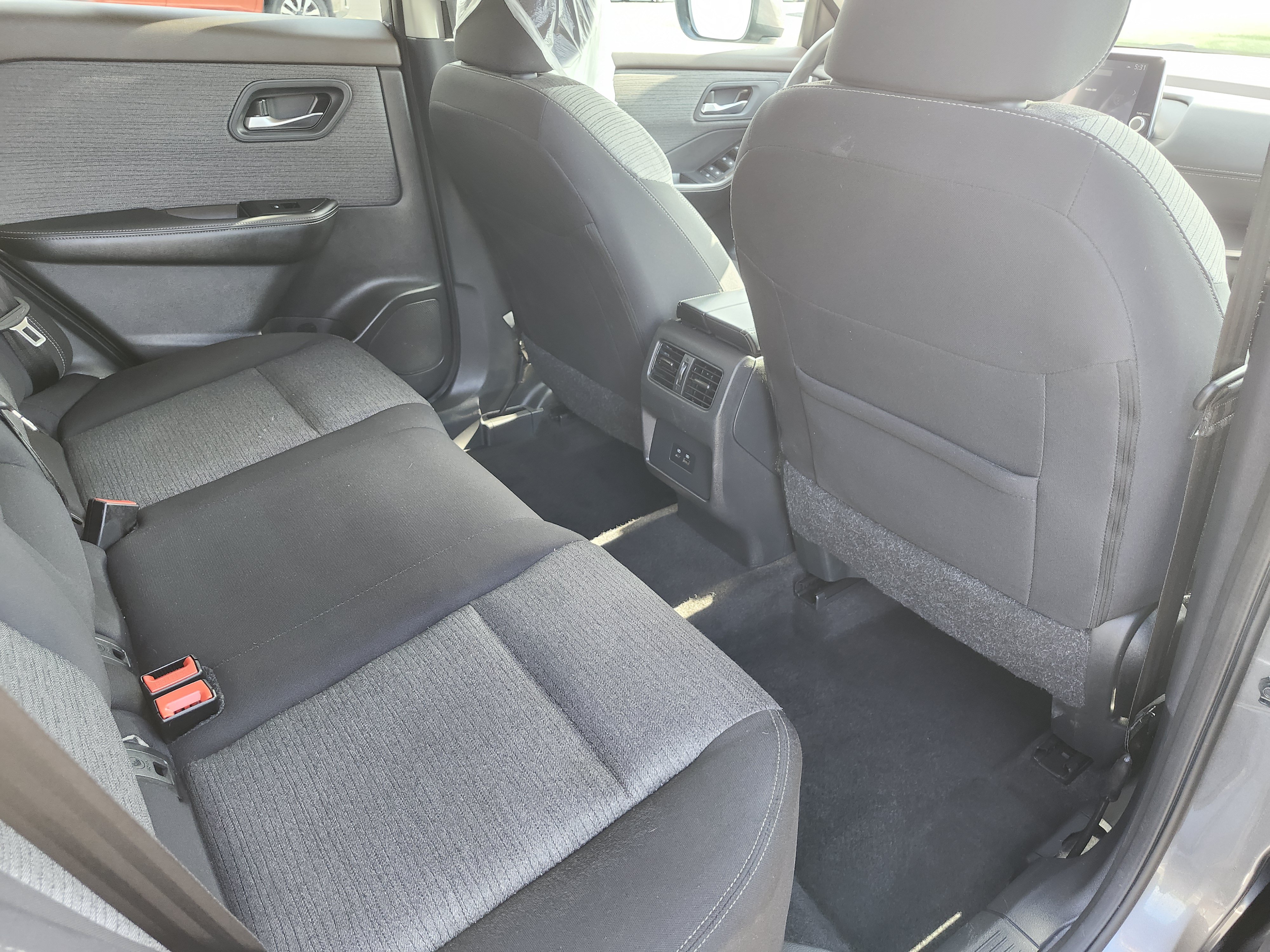 Used 2023 Nissan Rogue SV AWD/4WD image 19