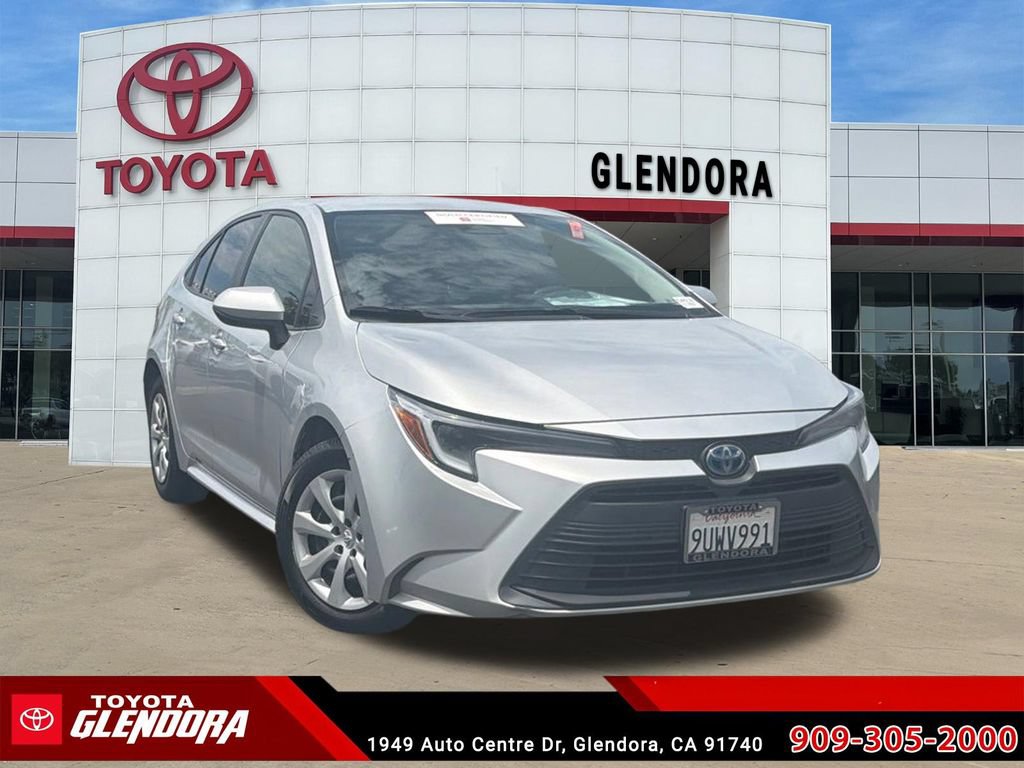 Certified 2025 Toyota Corolla LE w/ Carpet Mat Package (TMS) FWD image 2