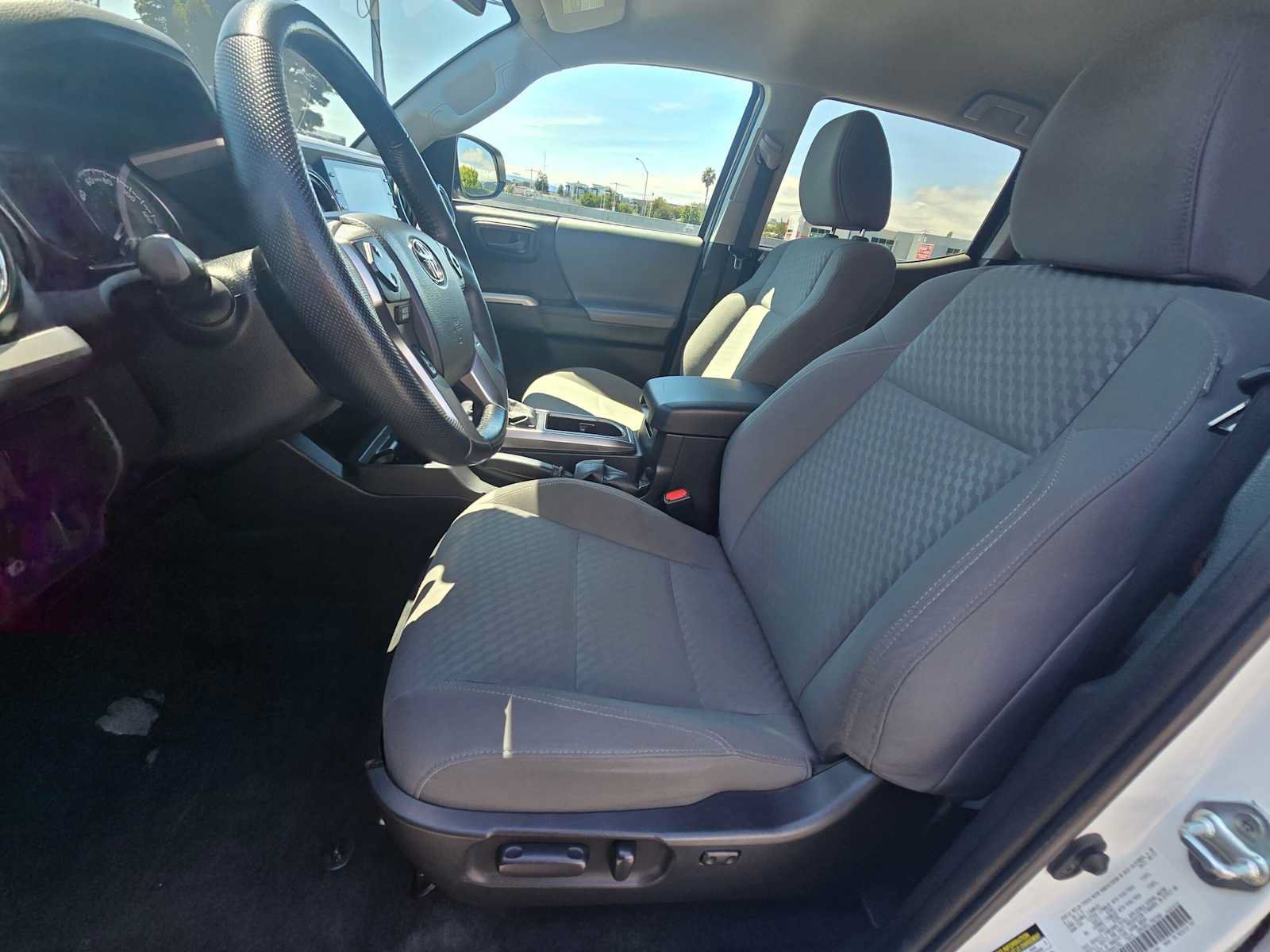 Used 2023 Toyota Tacoma SR5 AWD/4WD image 21