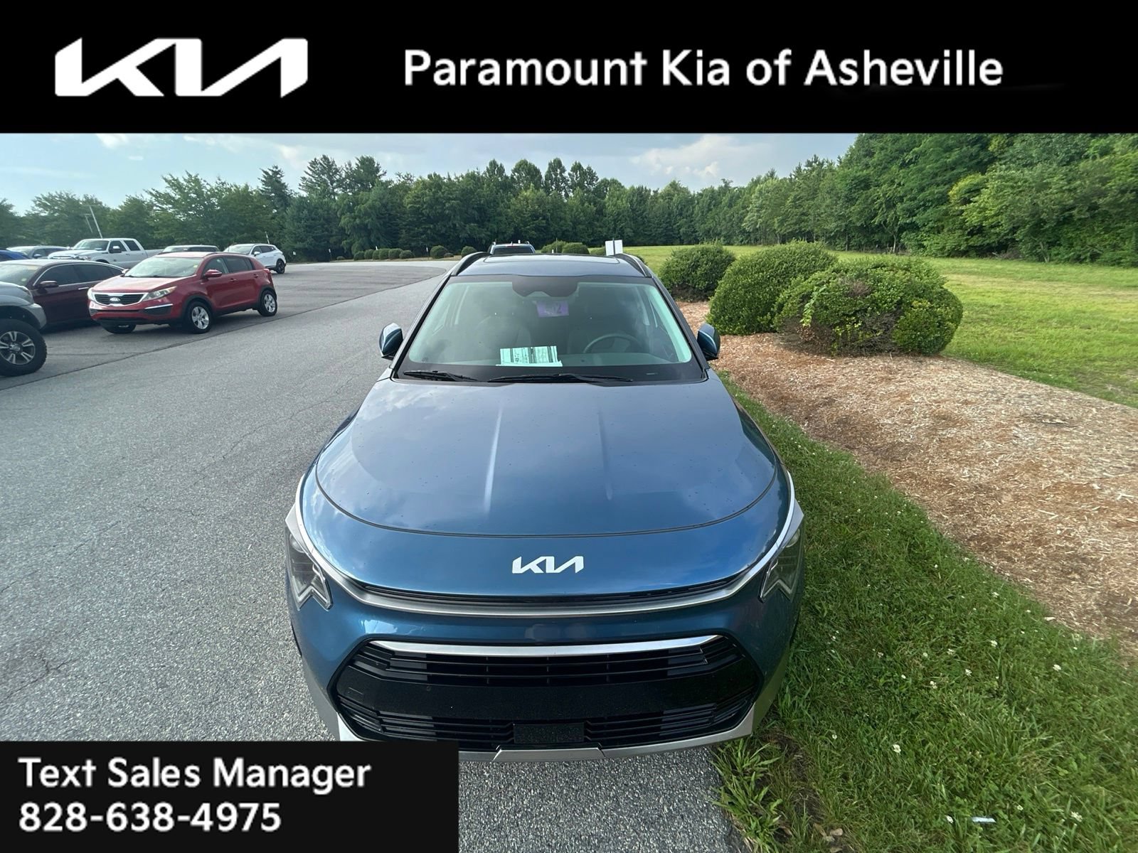 Certified 2025 Kia Niro EX Touring FWD image 2