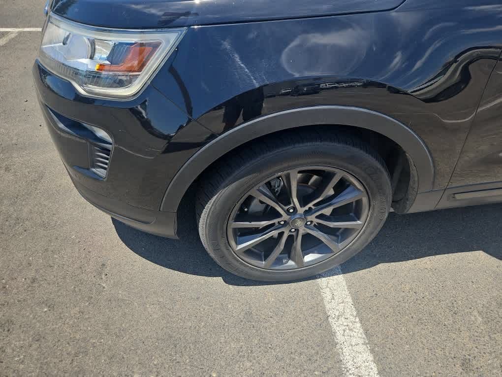 Certified 2018 Ford Explorer XLT w/ Equipment Group 202A FWD image 3