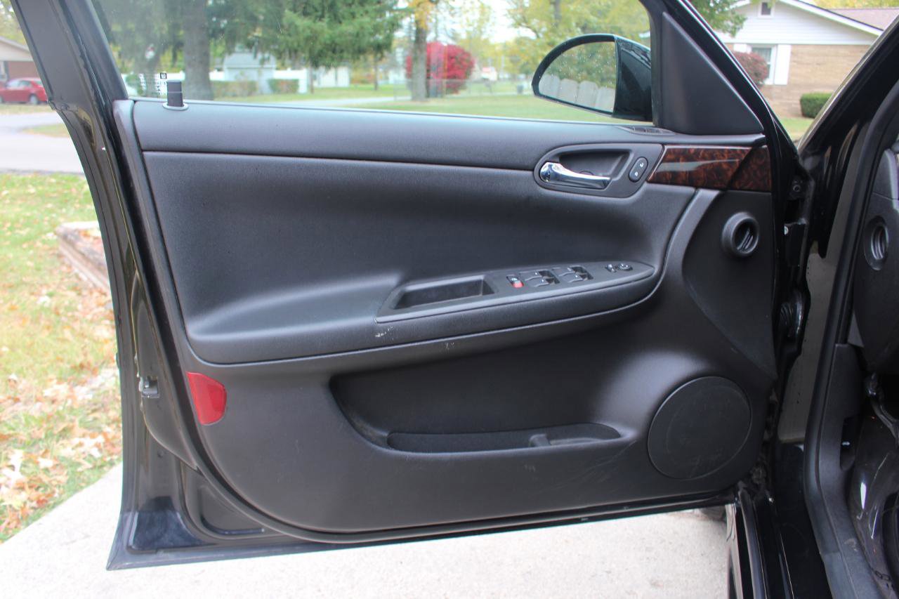 Used 2016 Chevrolet Impala LT image 12