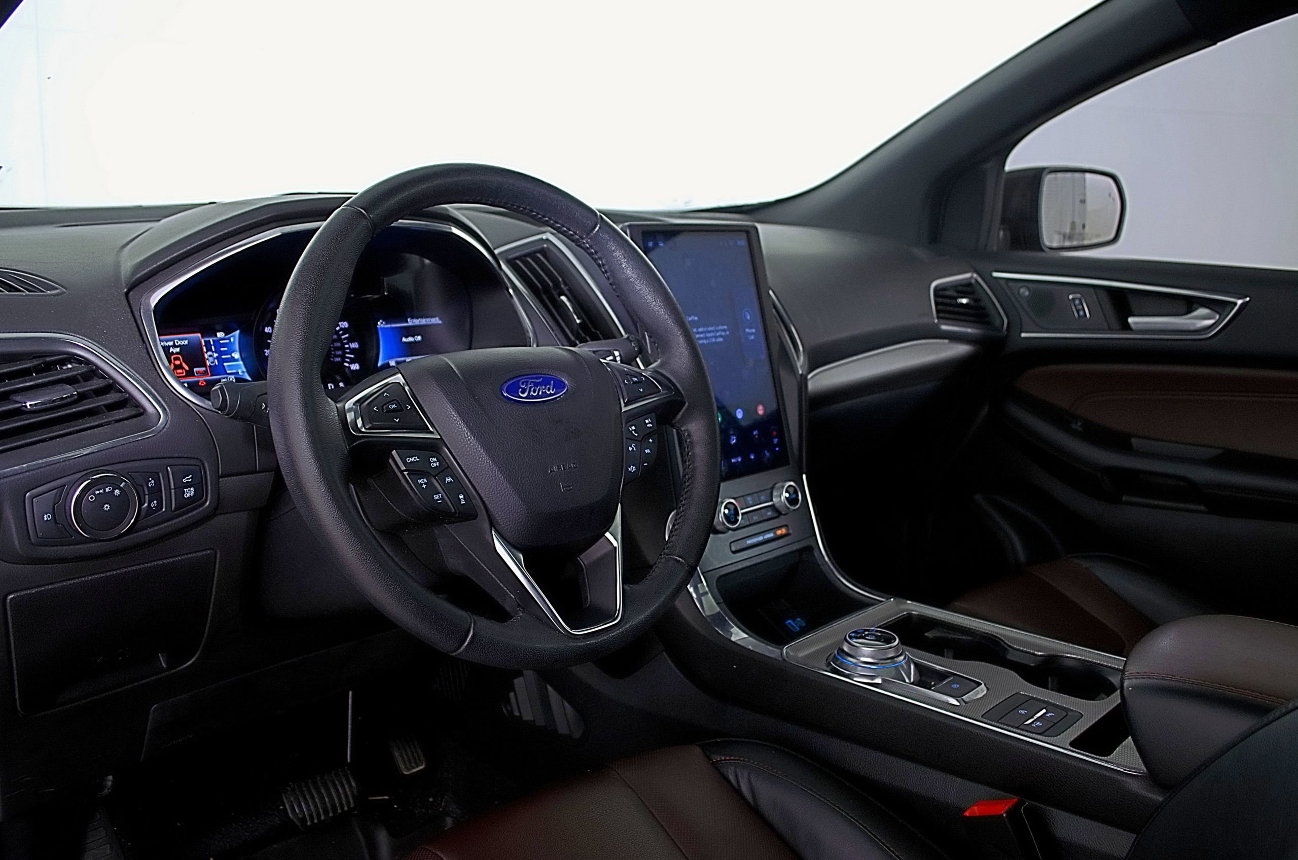 Used 2021 Ford Edge Titanium w/ Equipment Group 301A image 21