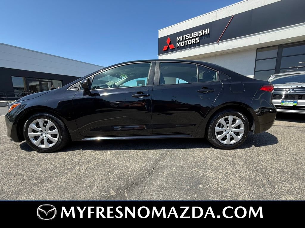 Used 2025 Toyota Corolla LE FWD image 9