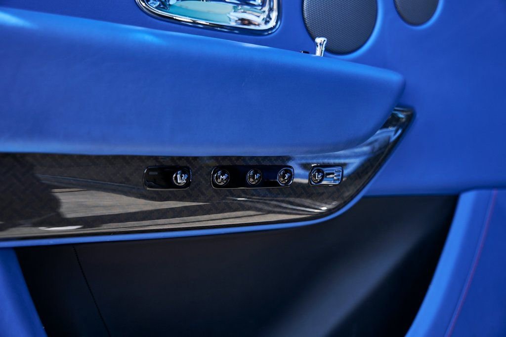 Used 2021 Rolls-Royce Cullinan Black Badge image 40