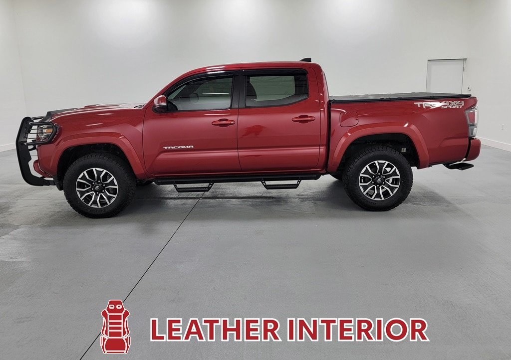 Used 2020 Toyota Tacoma TRD Sport w/ TRD Premium Sport Package AWD/4WD image 5