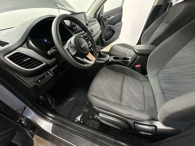 Used 2023 Kia Seltos LX AWD/4WD image 14