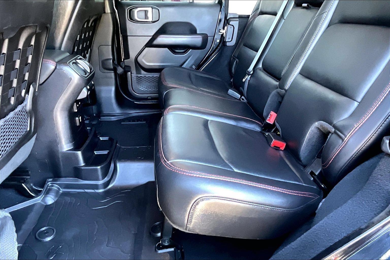 Used 2019 Jeep Wrangler Unlimited Rubicon AWD/4WD image 17