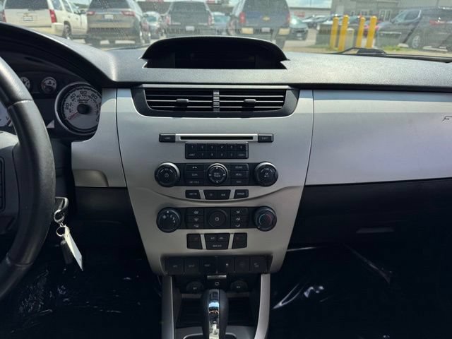 Used 2011 Ford Focus SEL FWD image 2