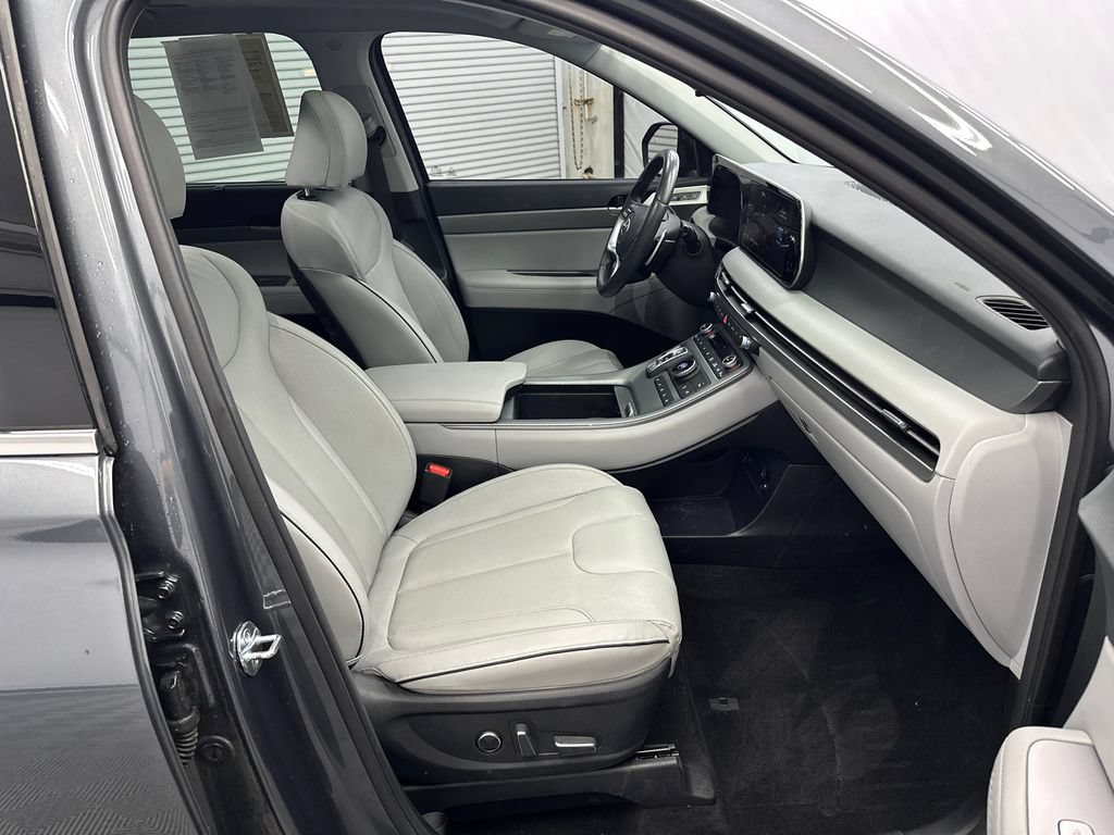 Used 2025 Hyundai Palisade SEL FWD image 15