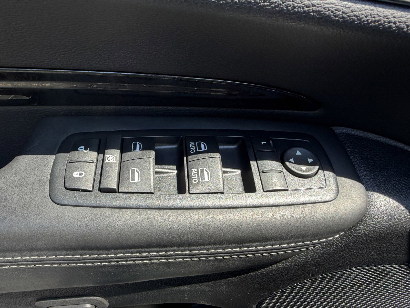 Used 2011 Dodge Durango Citadel w/ Trailer Tow Group IV AWD/4WD image 21