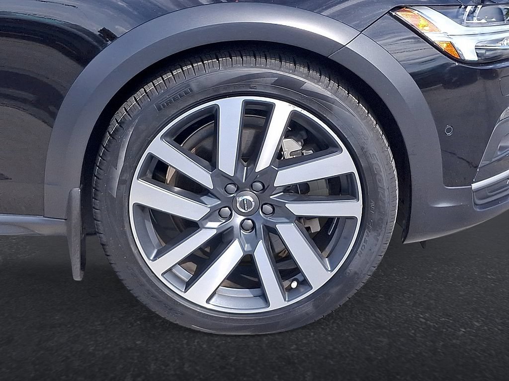 Certified 2024 Volvo V90 B6 Cross Country Plus w/ Protection Package Premier AWD/4WD image 33