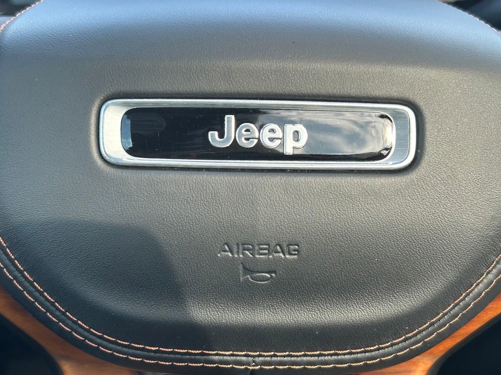Used 2024 Jeep Grand Cherokee L Summit AWD/4WD image 39