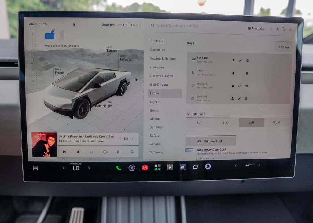 Used 2025 Tesla Cybertruck AWD Crew Cab image 9