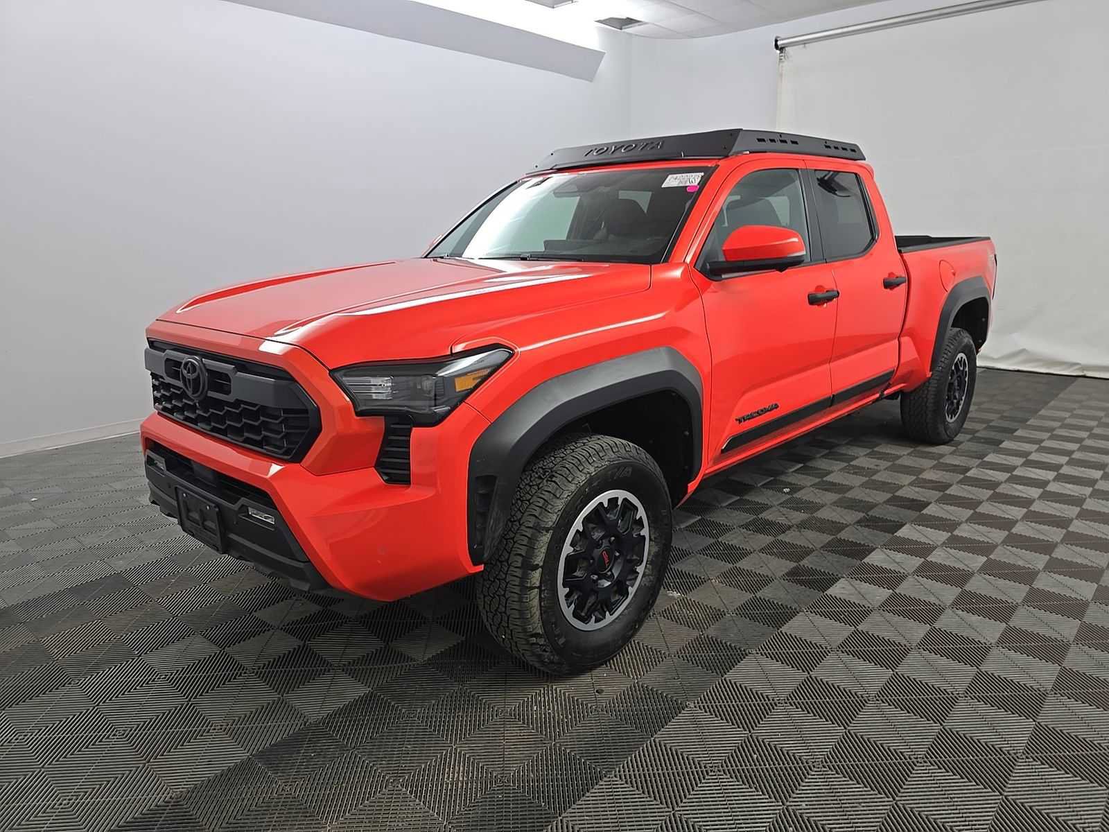 Used 2024 Toyota Tacoma TRD Off-Road w/ TRD Off Road Premium Package AWD/4WD image 2