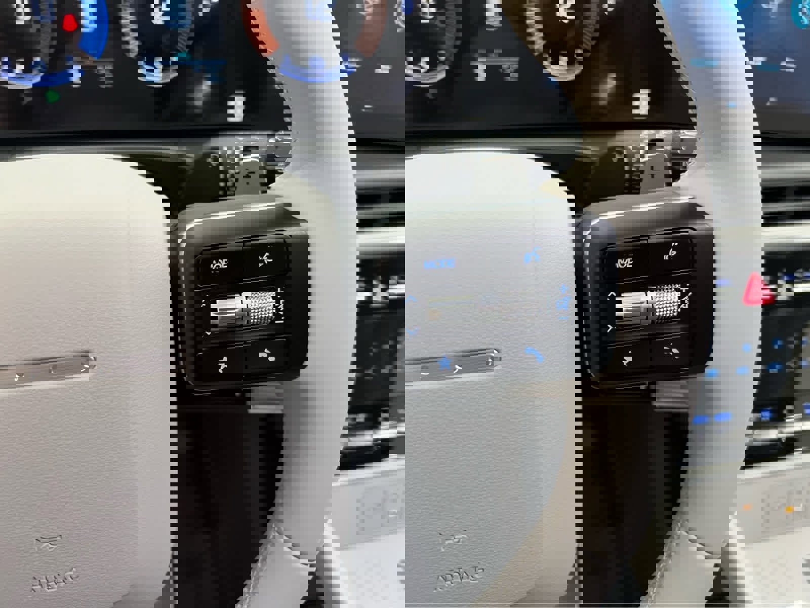 New 2026 Hyundai Santa Fe SE image 25