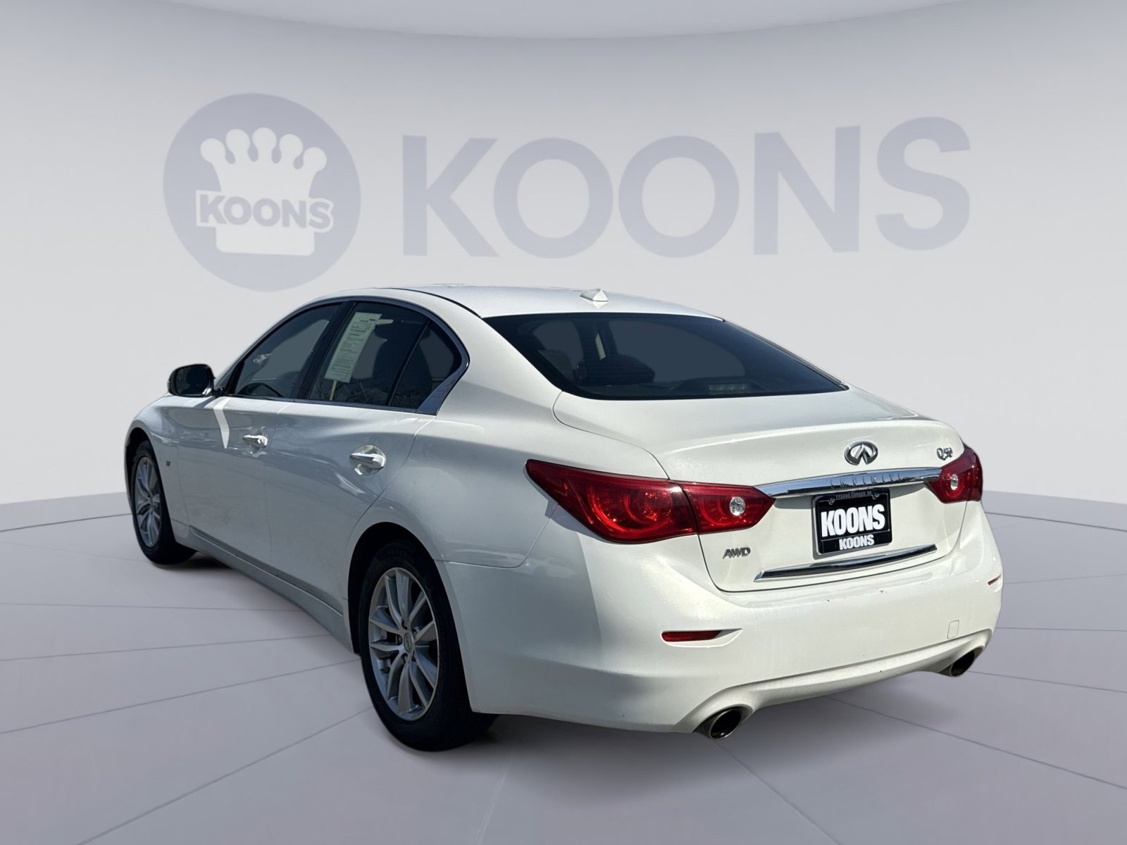 Used 2015 INFINITI Q50 Premium w/ Navigation Package image 4
