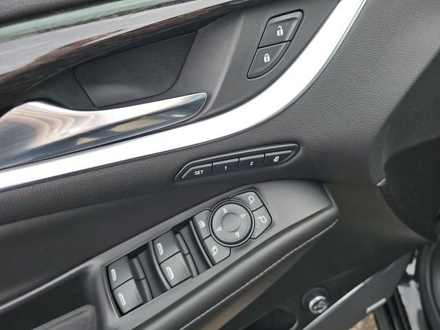 Used 2020 Buick Enclave Avenir w/ Avenir Technology Package image 15