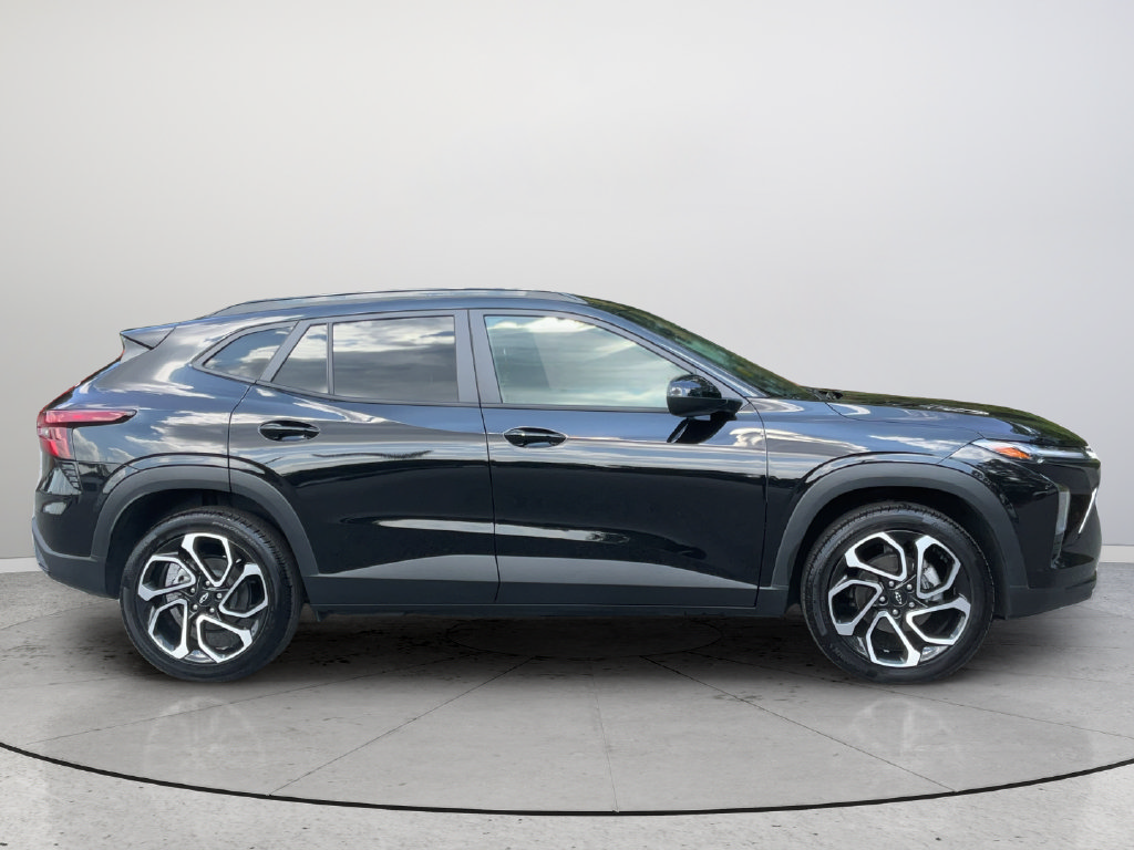 Used 2024 Chevrolet Trax RS FWD image 5