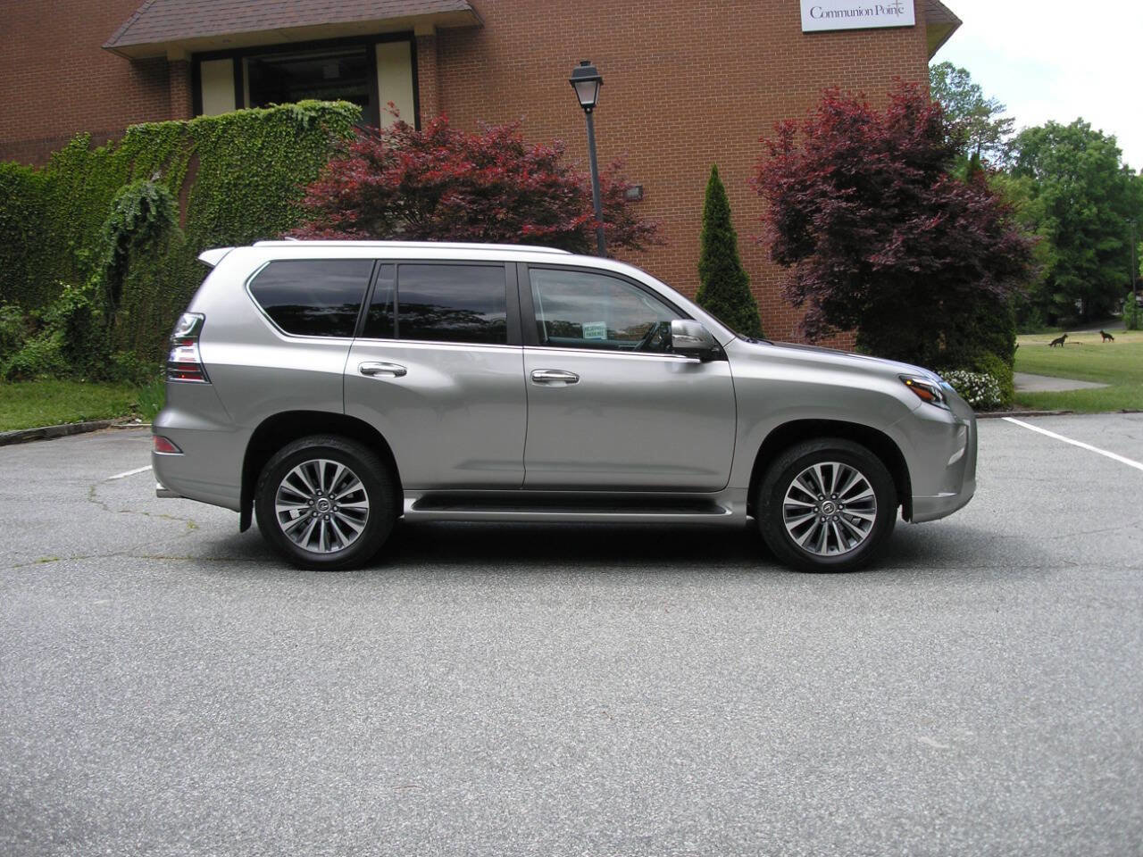 Used 2021 Lexus GX 460 Luxury w/ Accessory Package image 9