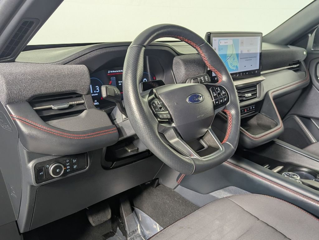 Used 2025 Ford Explorer ST-Line w/ ST-Line Street Pack image 13
