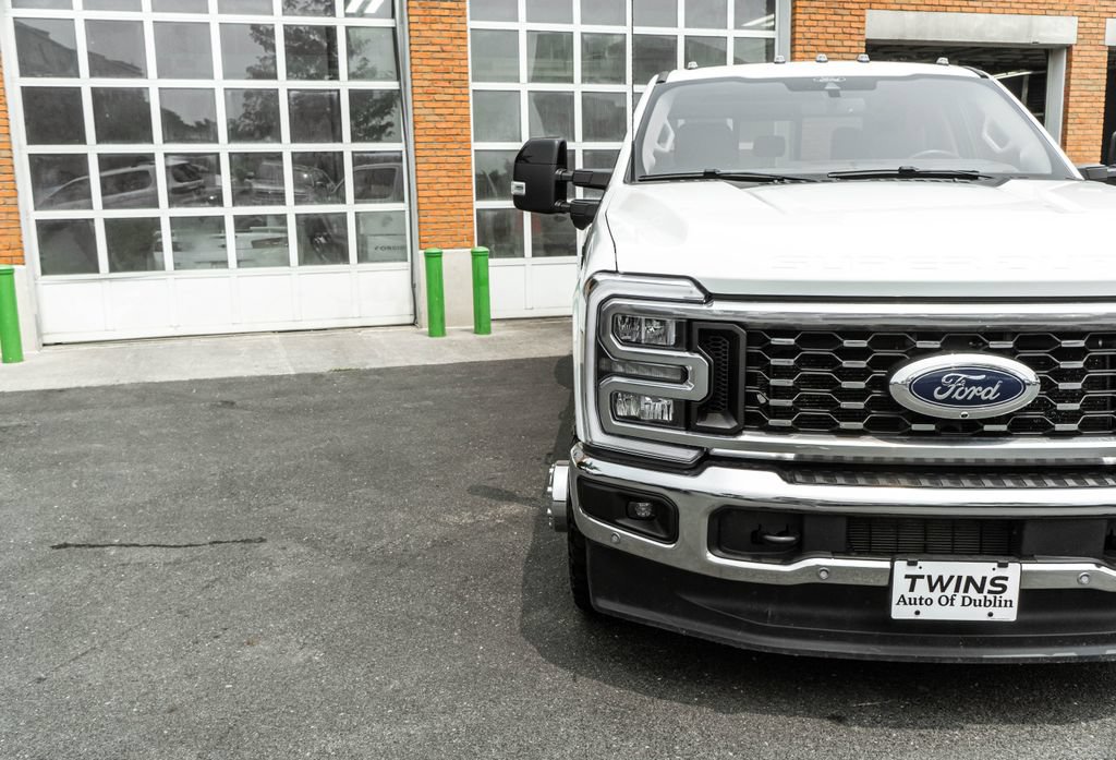 Used 2025 Ford F350 Lariat w/ Lariat Ultimate Package AWD/4WD image 33