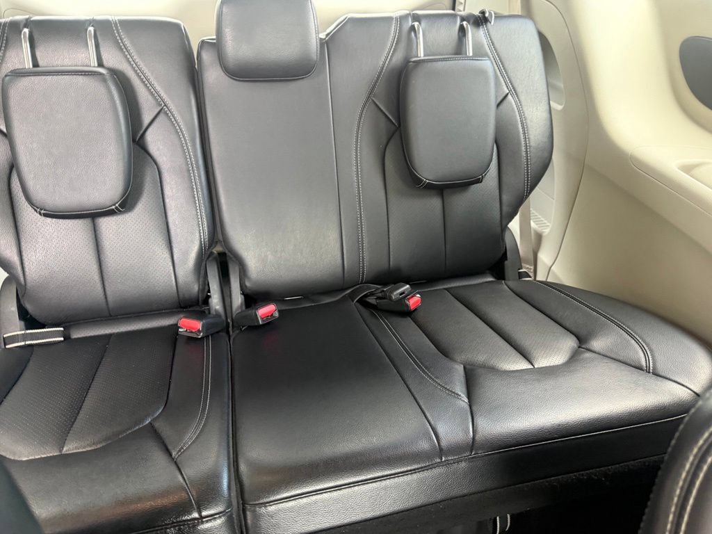 Used 2022 Chrysler Pacifica Touring-L AWD/4WD image 56