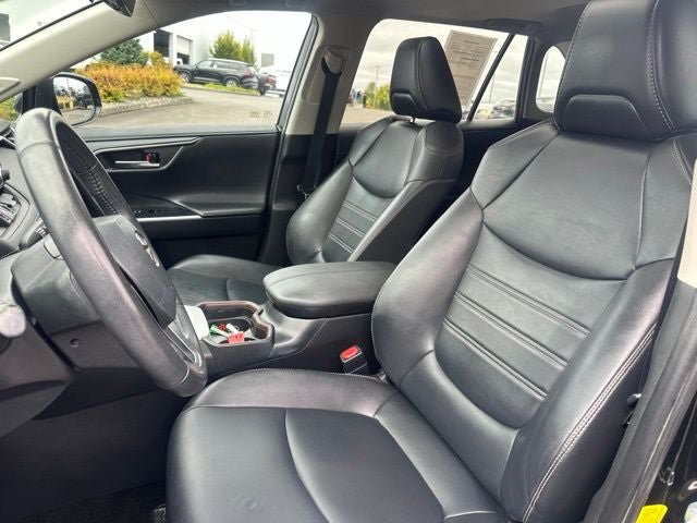 Used 2020 Toyota RAV4 Limited w/ Carpet Mat Package AWD/4WD image 30