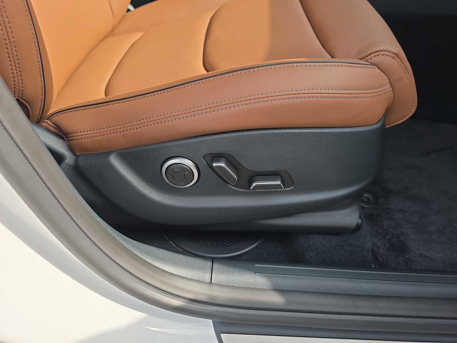 New 2026 Genesis GV70 2.5T Advanced image 28