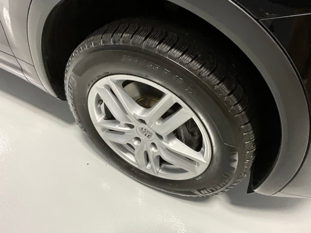 Used 2016 Porsche Cayenne image 12