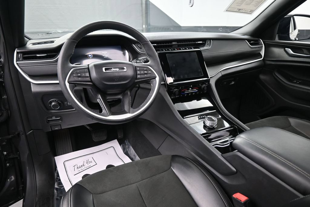 Used 2023 Jeep Grand Cherokee L Laredo AWD/4WD image 32