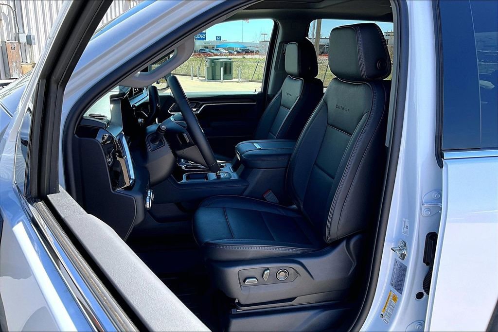 New 2026 GMC Sierra 2500 Denali w/ Denali Reserve Package image 25