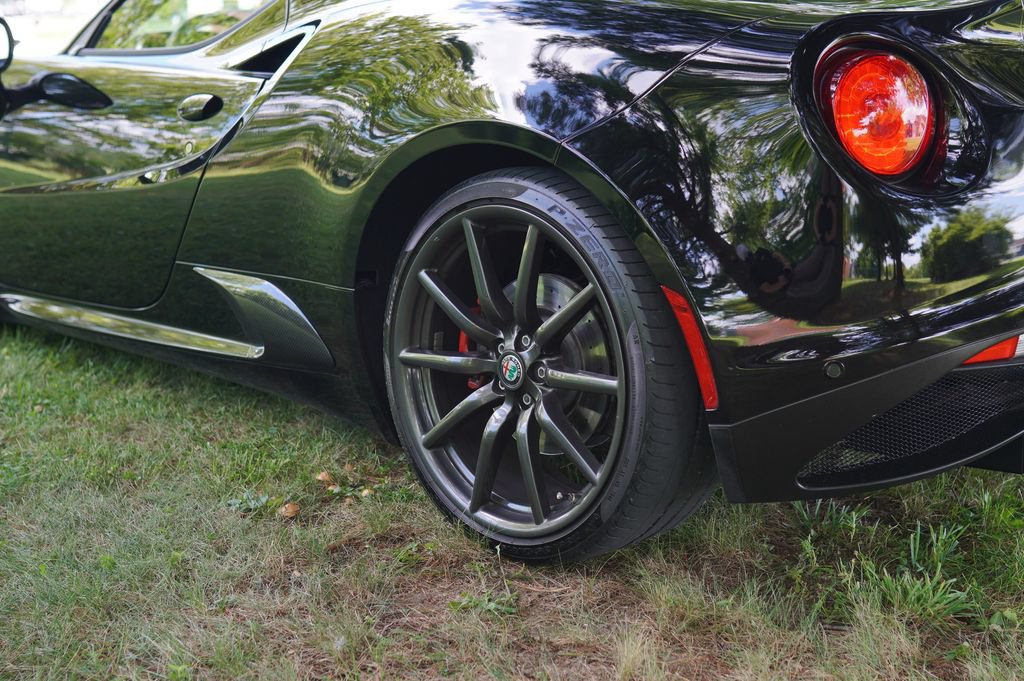 Used 2019 Alfa Romeo 4C Spider RWD image 21