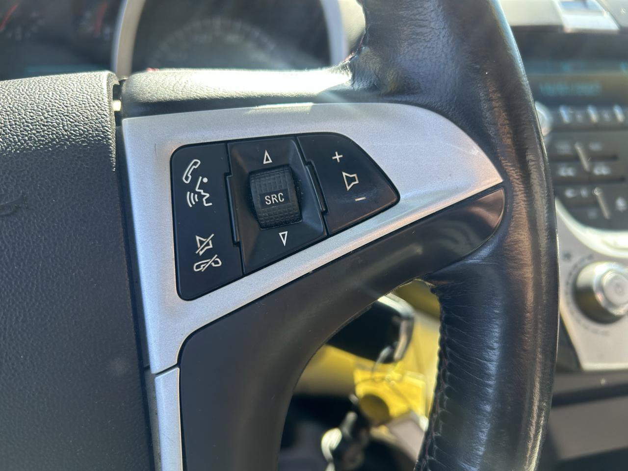 Used 2010 Chevrolet Equinox LT FWD image 22