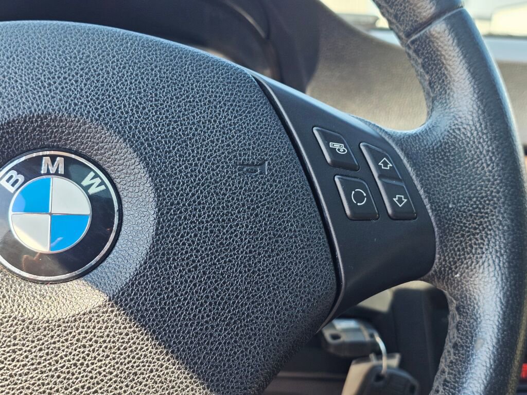 Used 2011 BMW 335i Sedan image 23