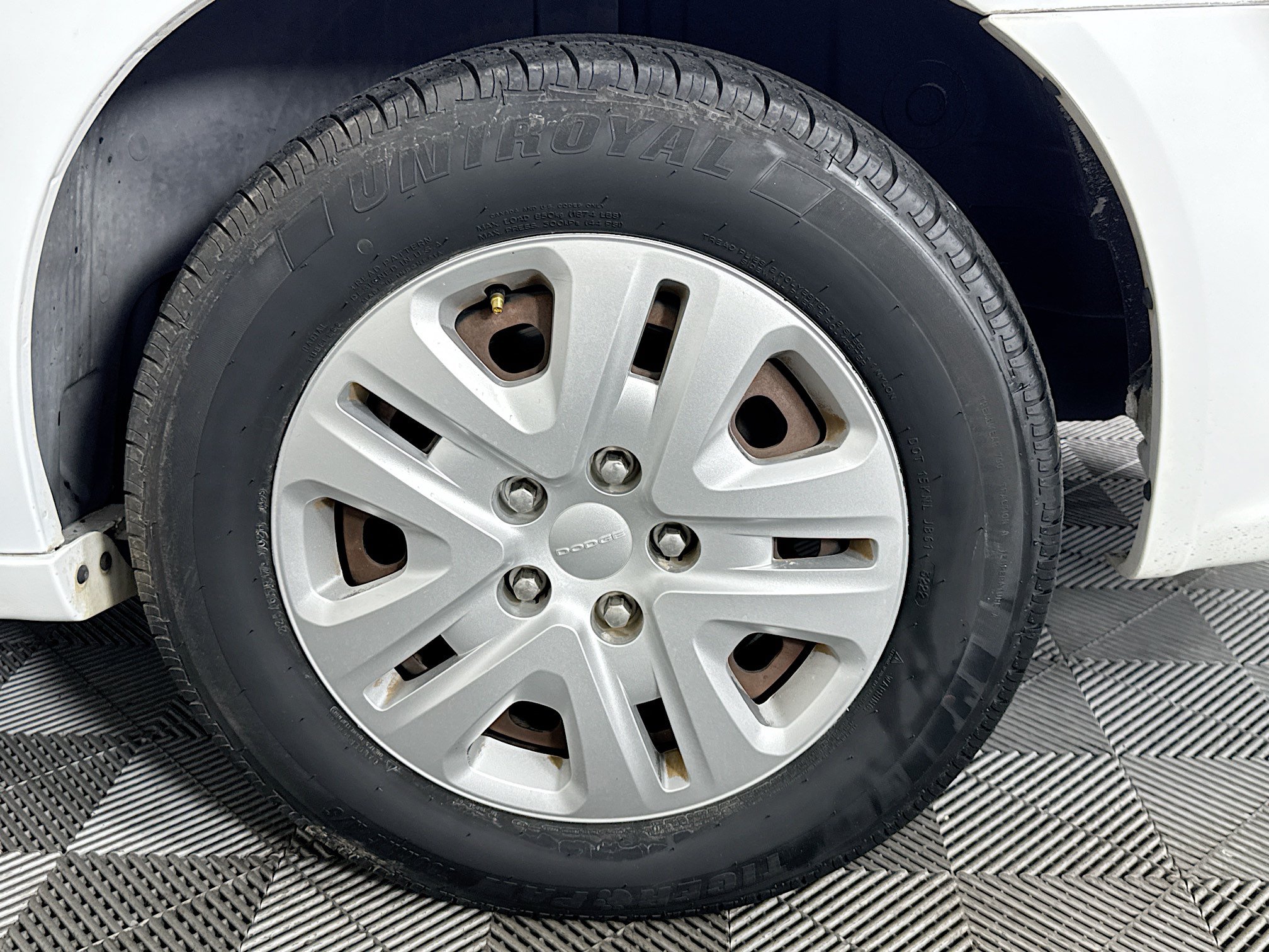 Used 2017 Dodge Grand Caravan SE FWD image 33