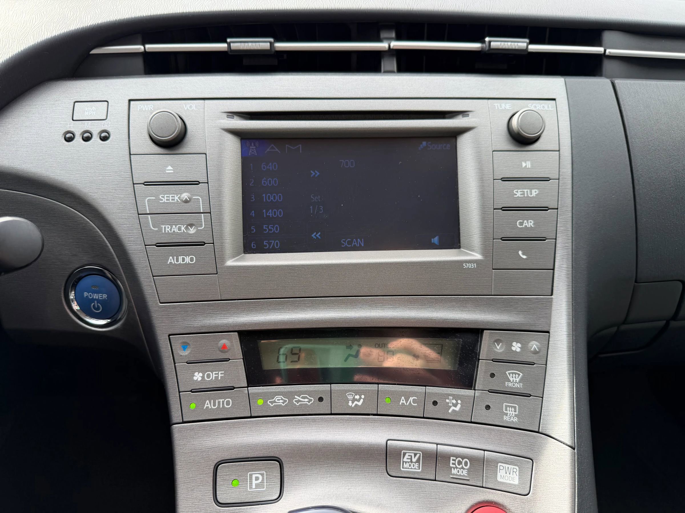 Used 2014 Toyota Prius Two image 26